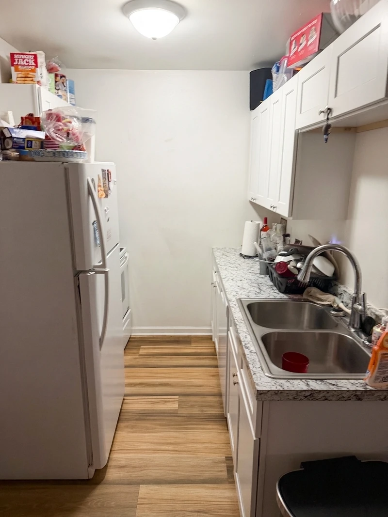 a room in Laurel Park photo 5