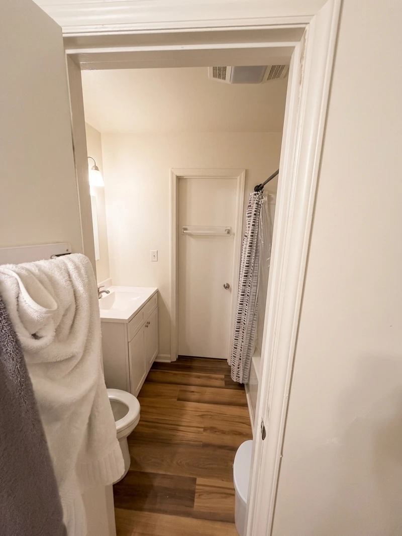 a room in Laurel Park photo 4