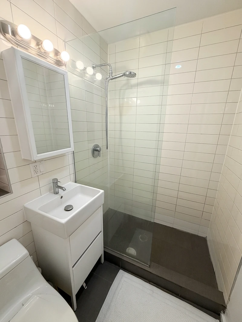1 bedroom in Upper West Side photo 5