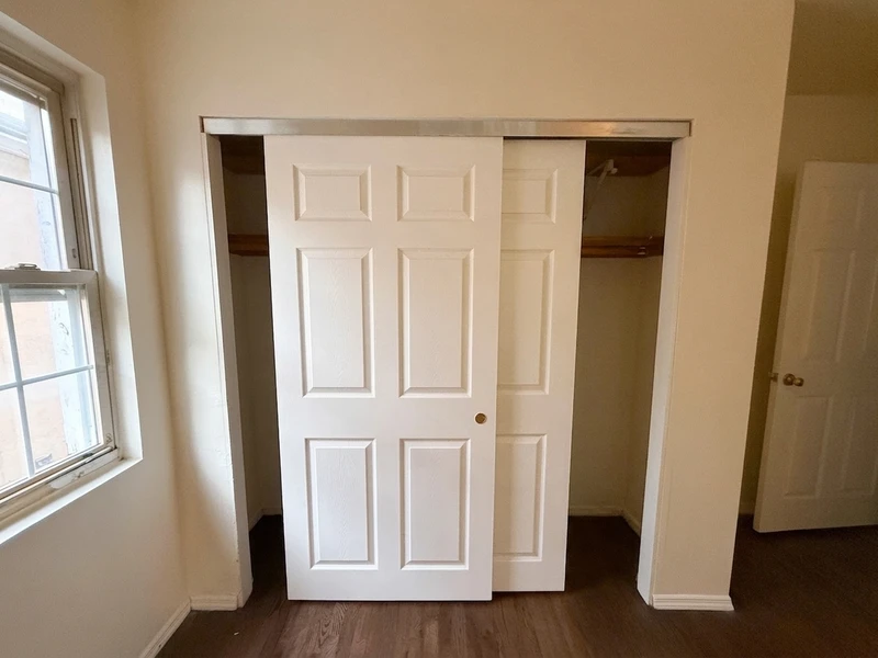 1 bedroom in Flushing photo 5