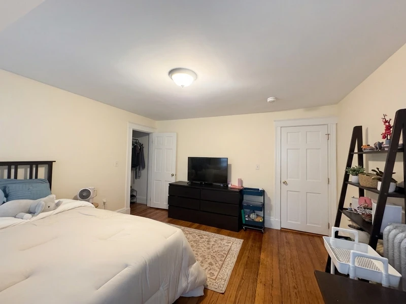private room in West Somerville photo 6