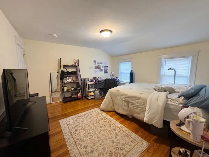 private room in West Somerville photo 5