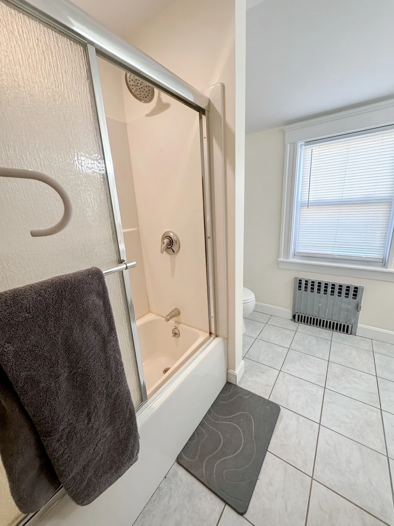 private room in West Somerville photo 8