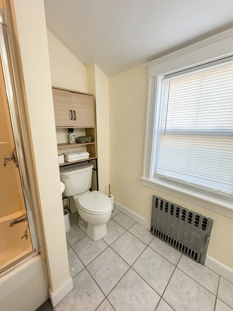 private room in West Somerville photo 7