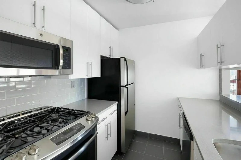 private room in Hell's Kitchen photo 3