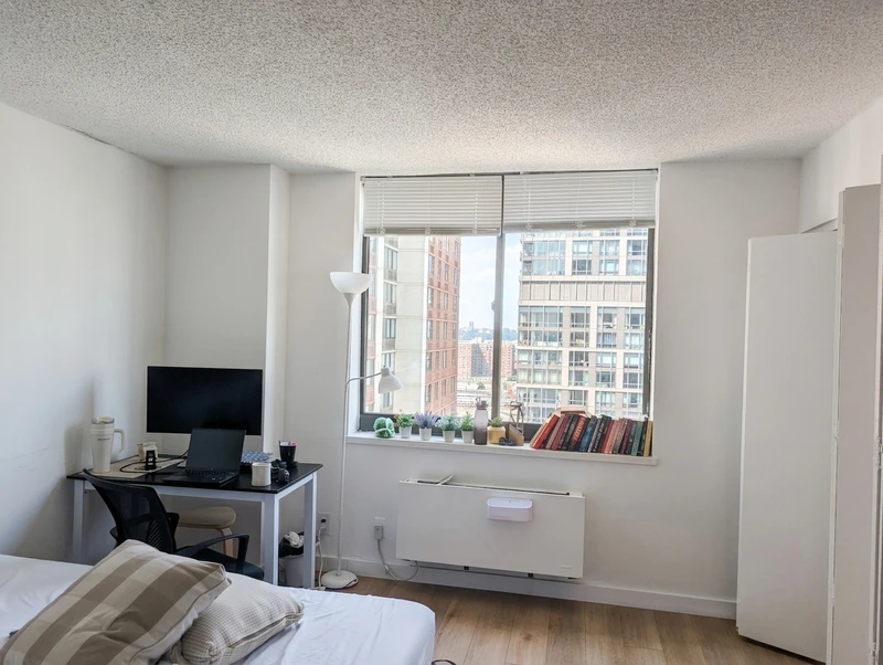 a room in Newport photo 3