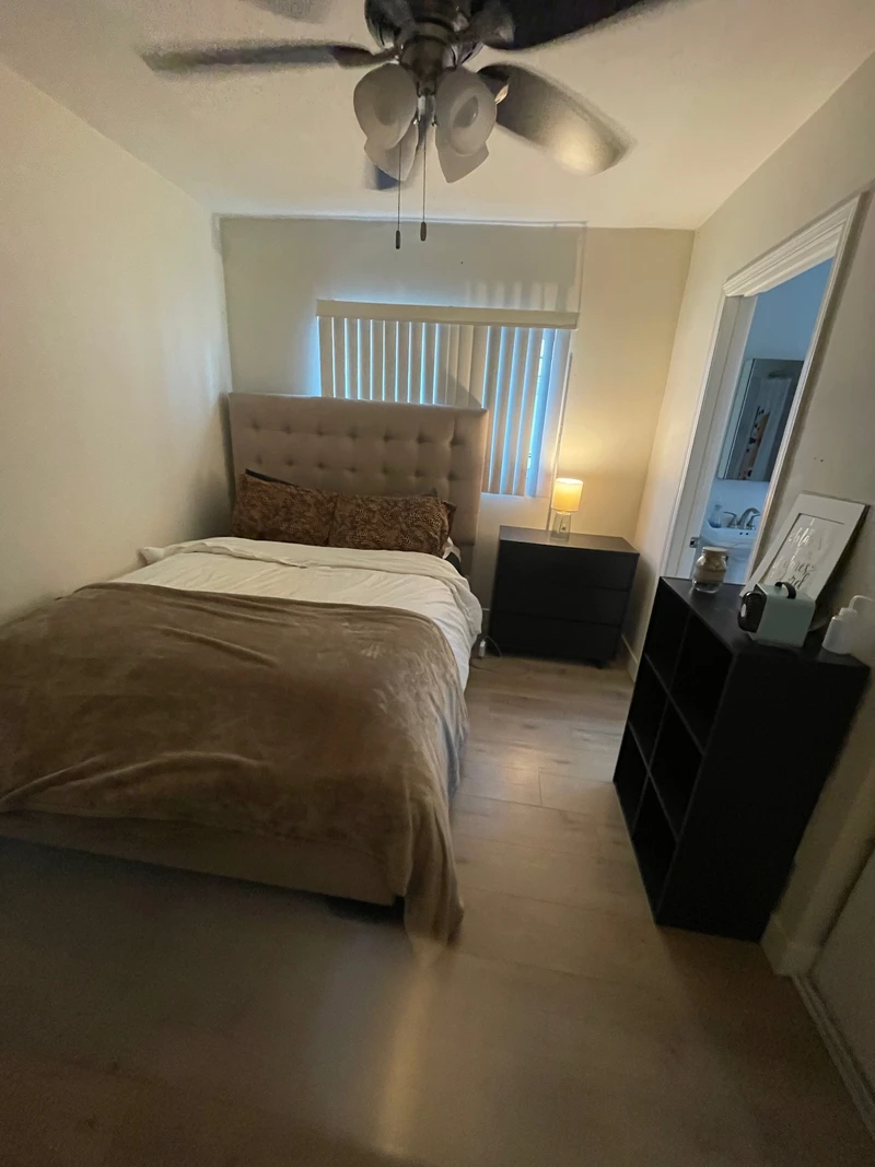 2 bedroom in Arlington Heights photo 3