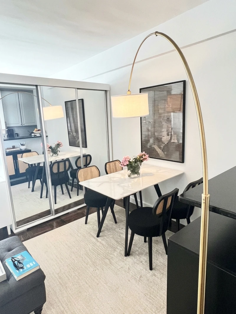 a studio in Midtown East photo 2