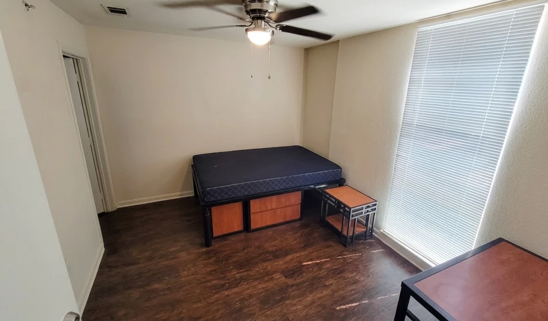 a room in Northwest Denton photo 3