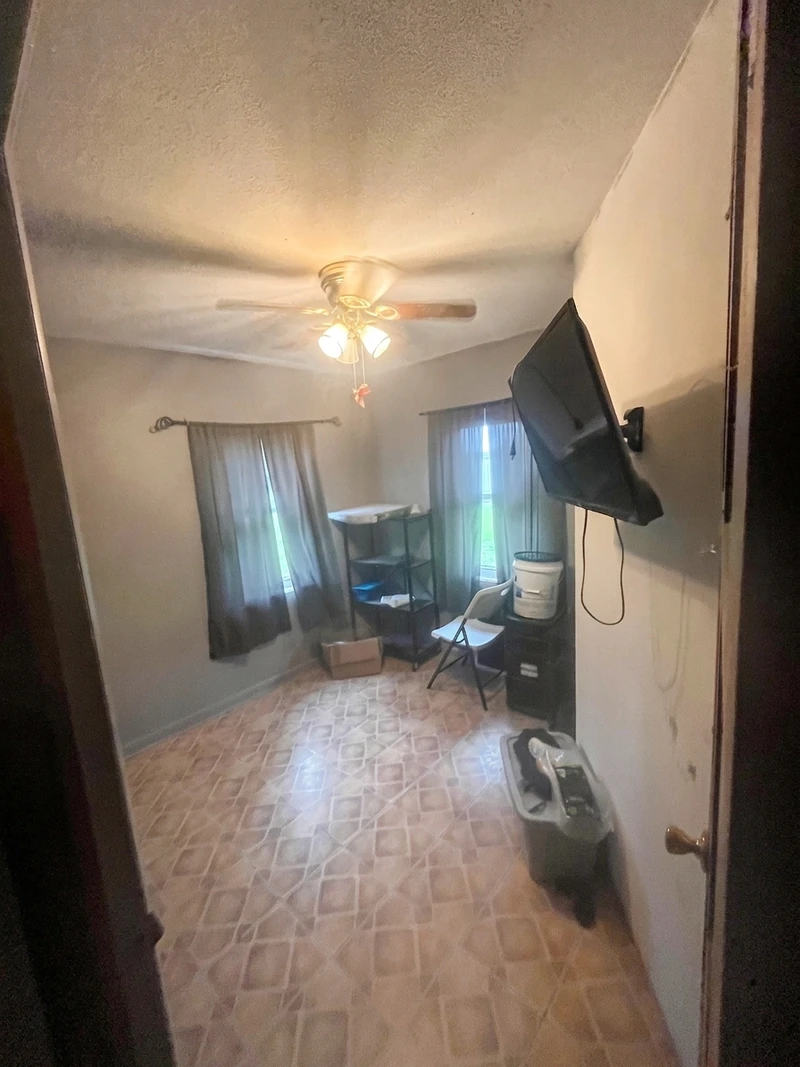 a room in Lake Wales photo 2