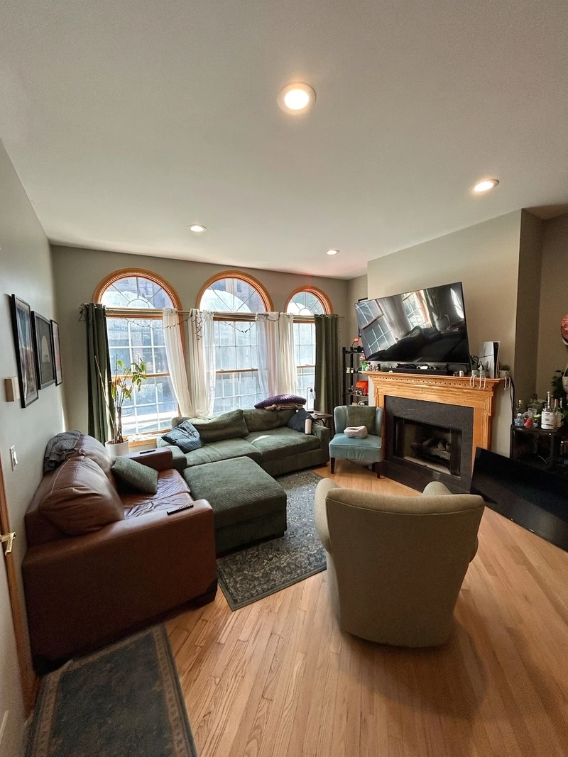 private room in Near North Side photo 5