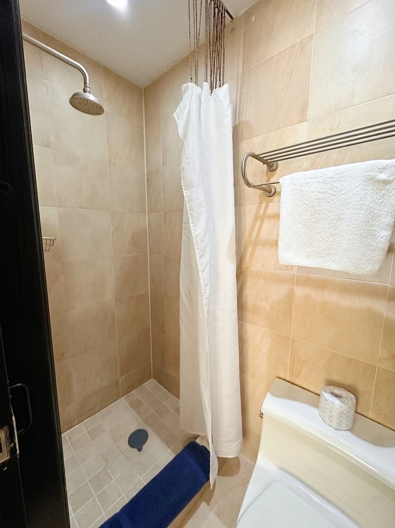 a room in Theater District photo 5