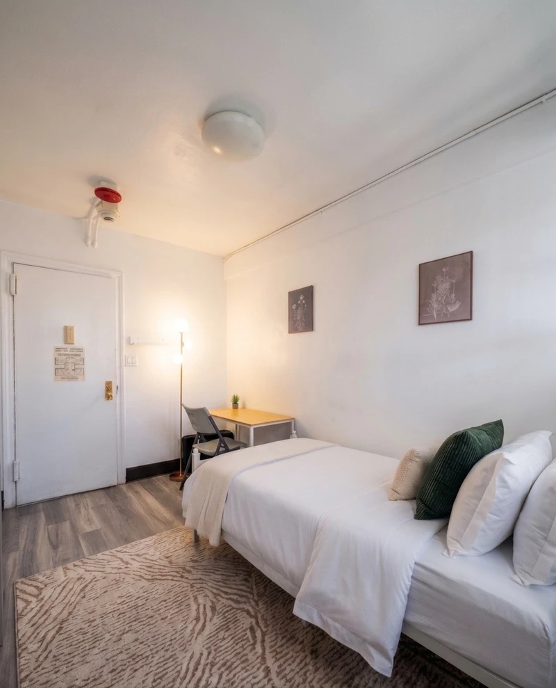 a room in Upper West Side