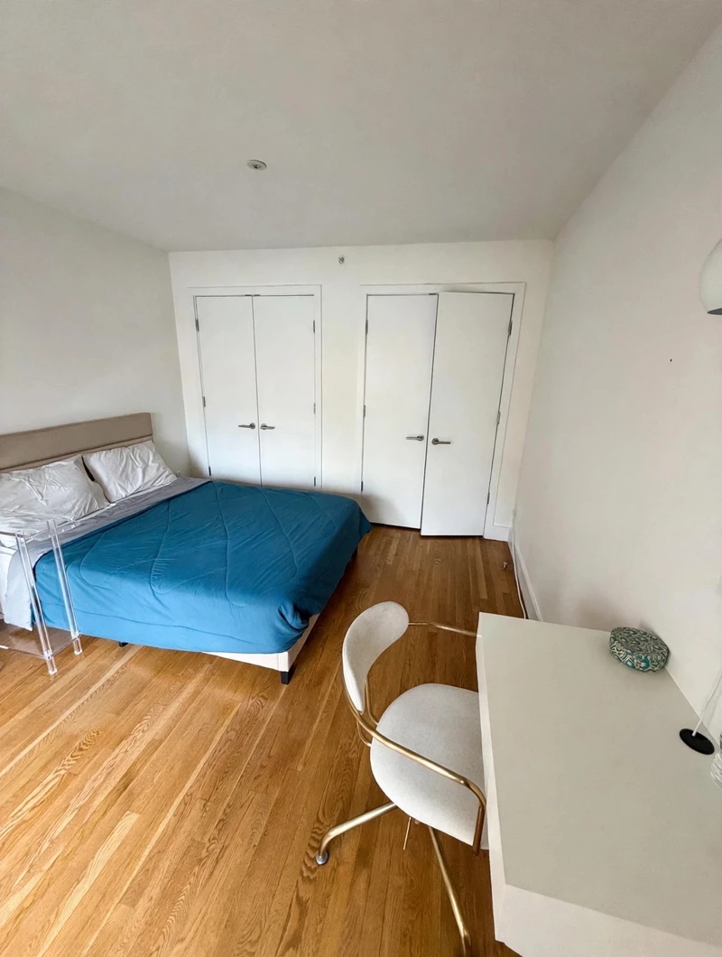 2 bedroom in Chelsea photo 4