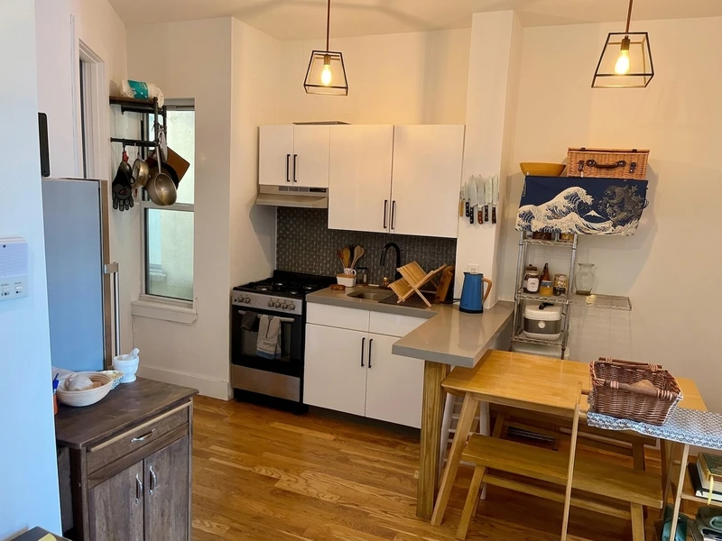 1 bedroom in Bedford-Stuyvesant photo 3