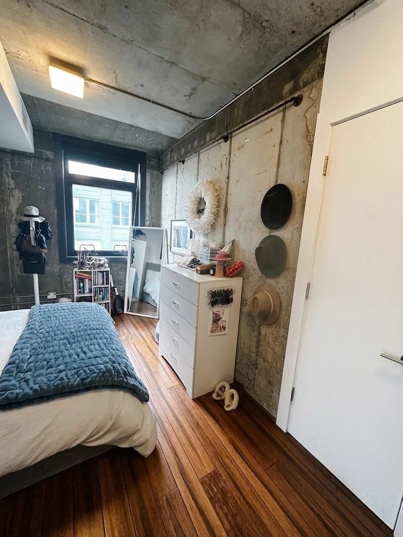 a room in Williamsburg