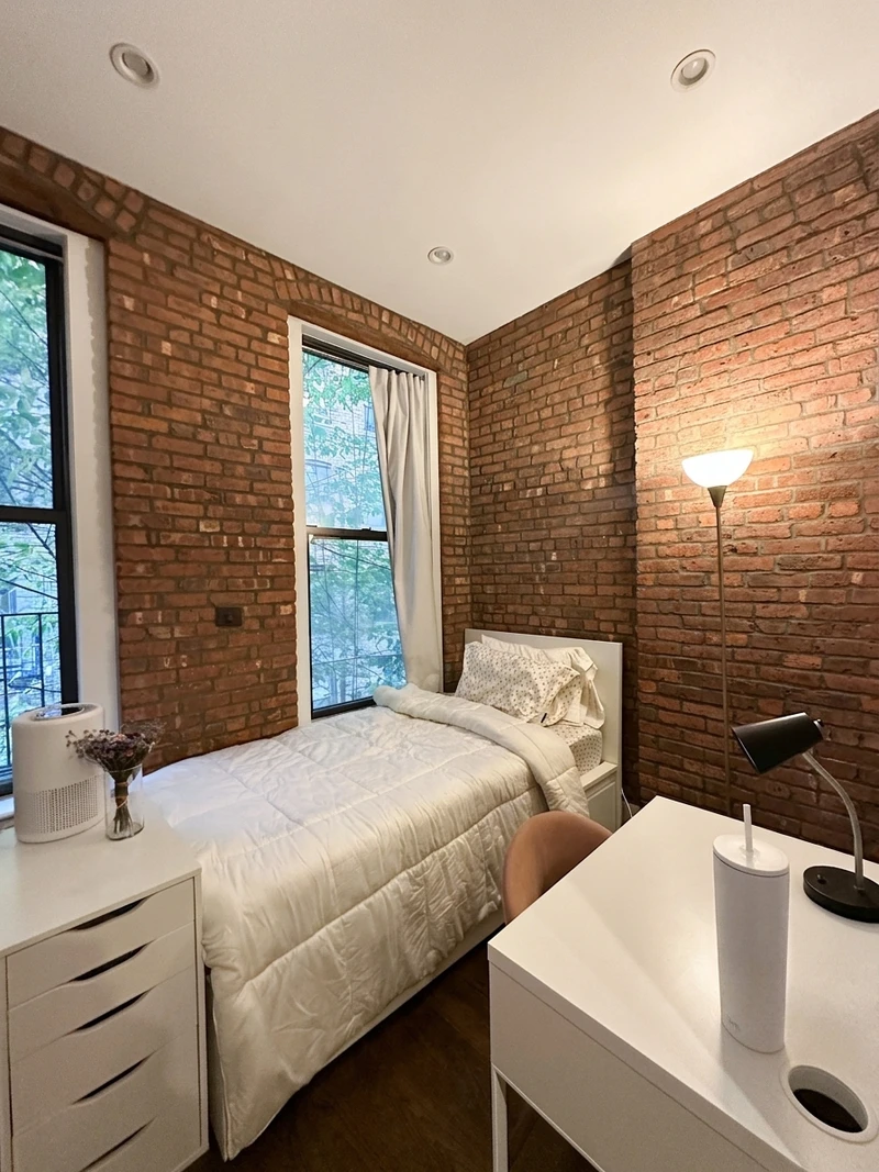 2 bedrooms in Chelsea photo 2