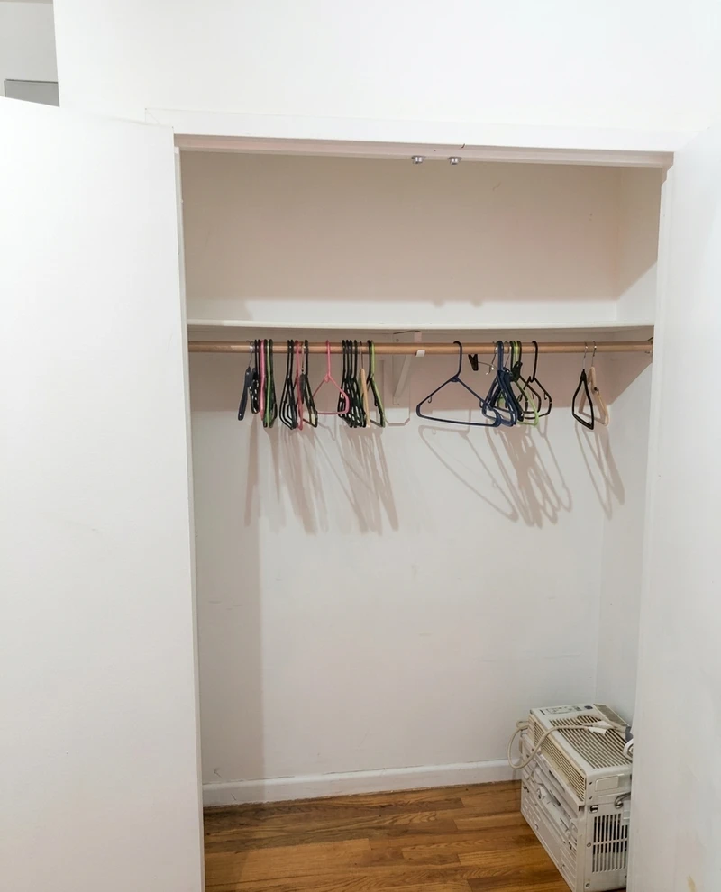a room in Hamilton Heights photo 4