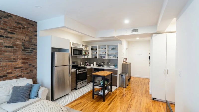 1 bedroom in Harlem photo 4
