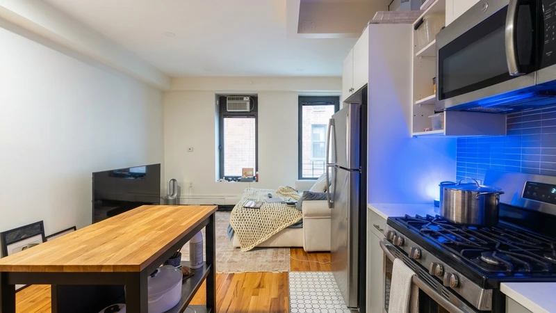 1 bedroom in Harlem photo 5