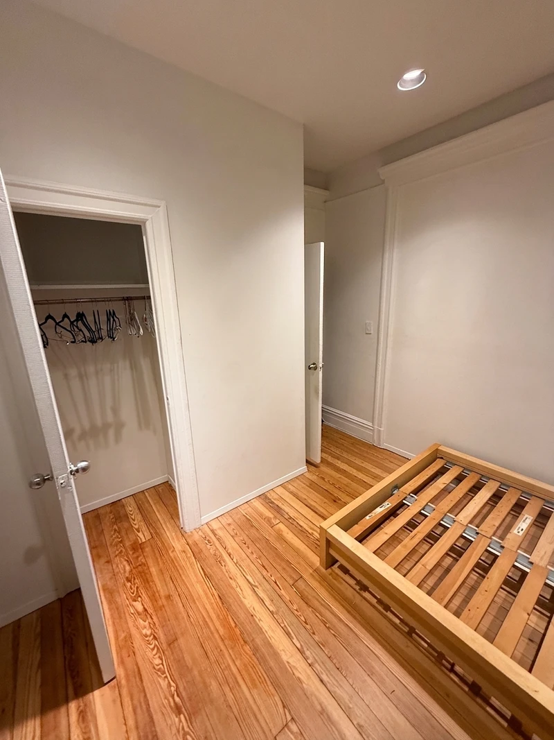 private room in Midtown East photo 3