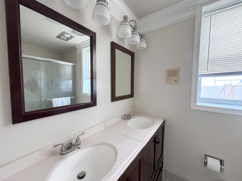 private room in Northwest Washington photo 3