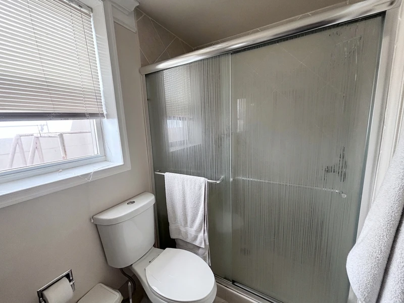 private room in Northwest Washington photo 4