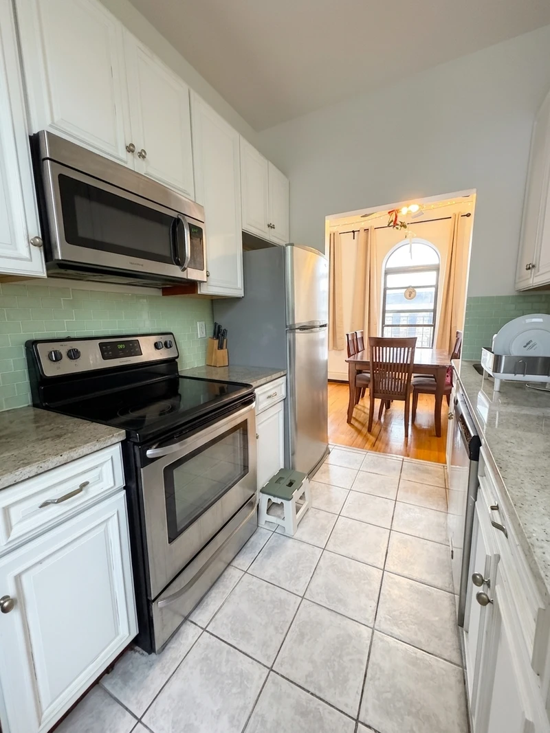 a room in Crown Heights photo 15