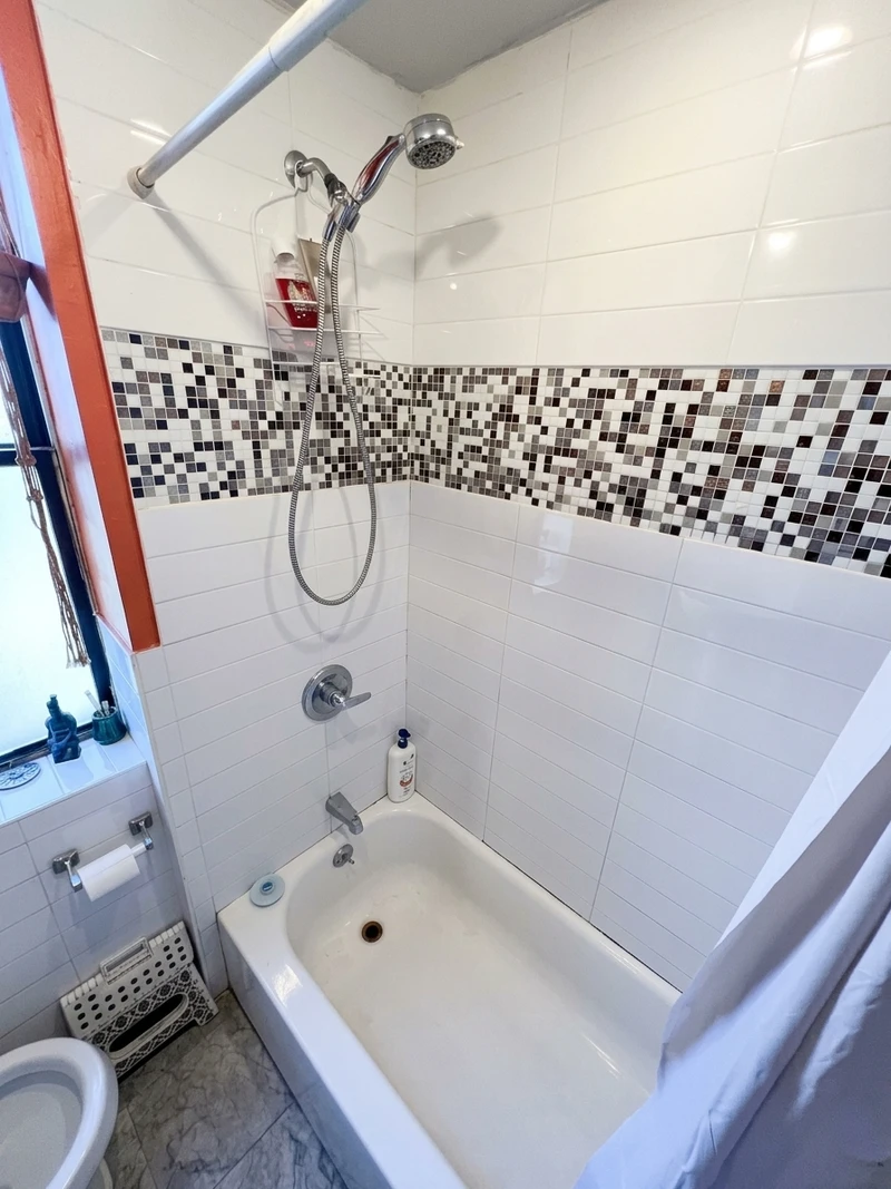 private room in Bedford-Stuyvesant photo 8