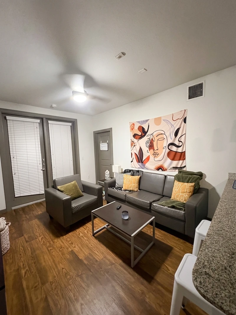 a room in South Side photo 2