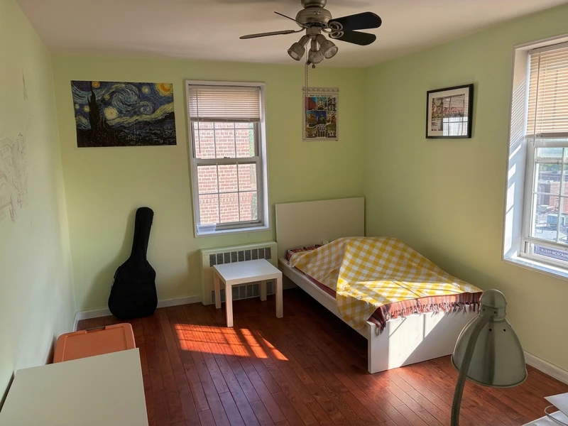 2 bedroom in Rego Park photo 7