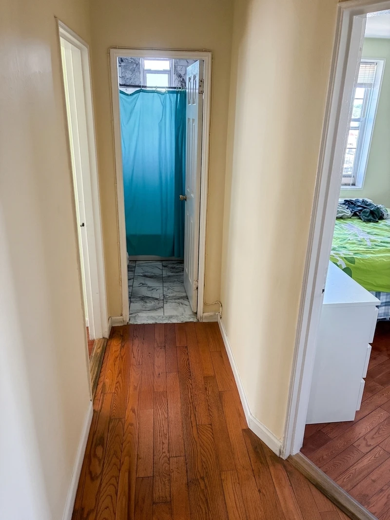 2 bedroom in Rego Park photo 4