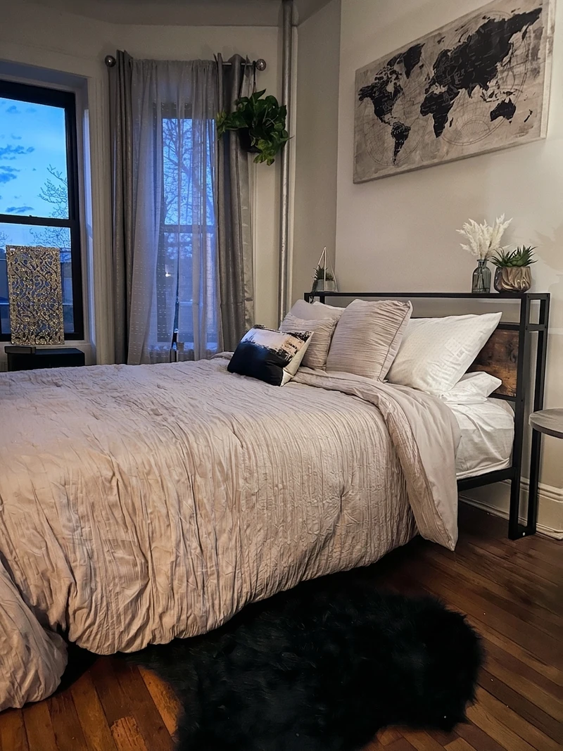 a studio in Stuyvesant Heights photo 3