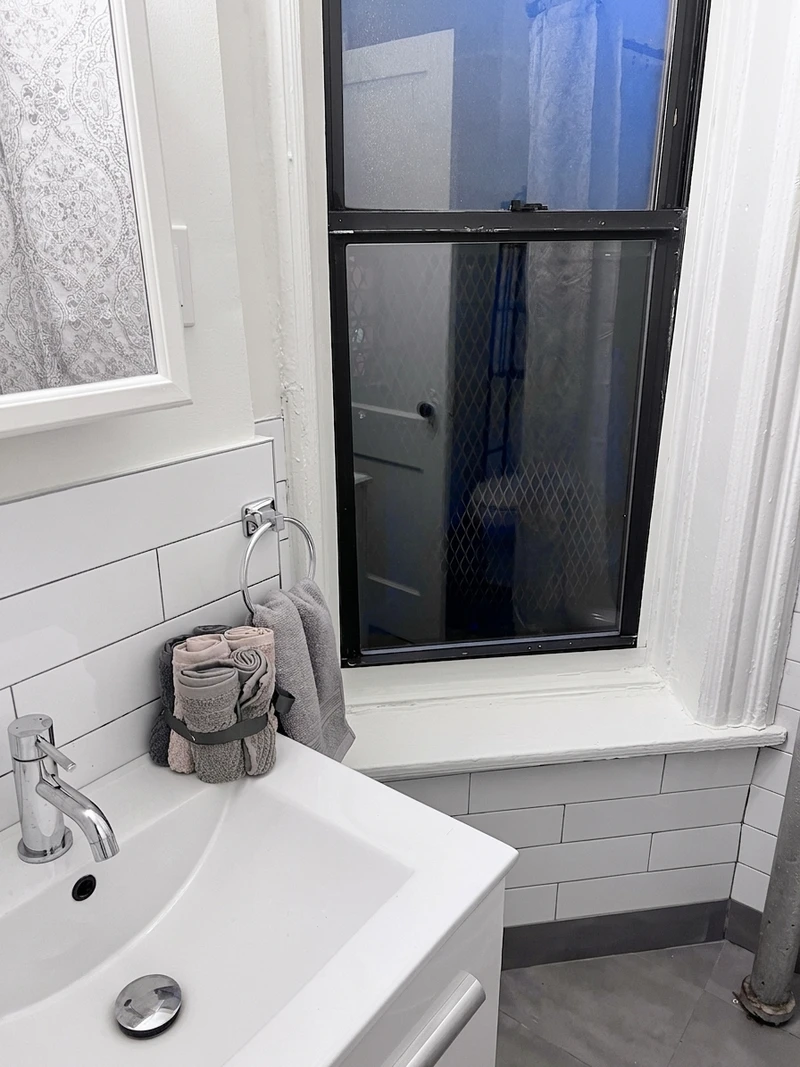 a studio in Stuyvesant Heights photo 7