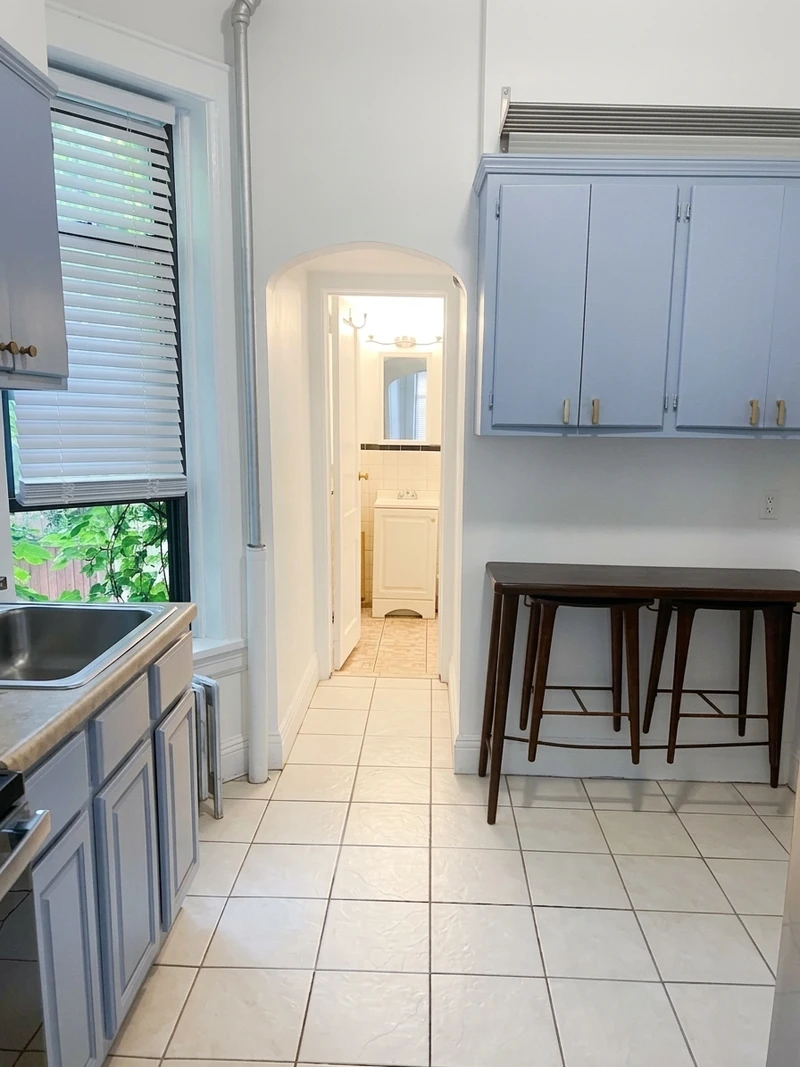 a studio in Stuyvesant Heights photo 3