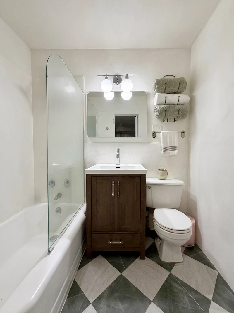 1 bedroom in Upper East Side photo 8