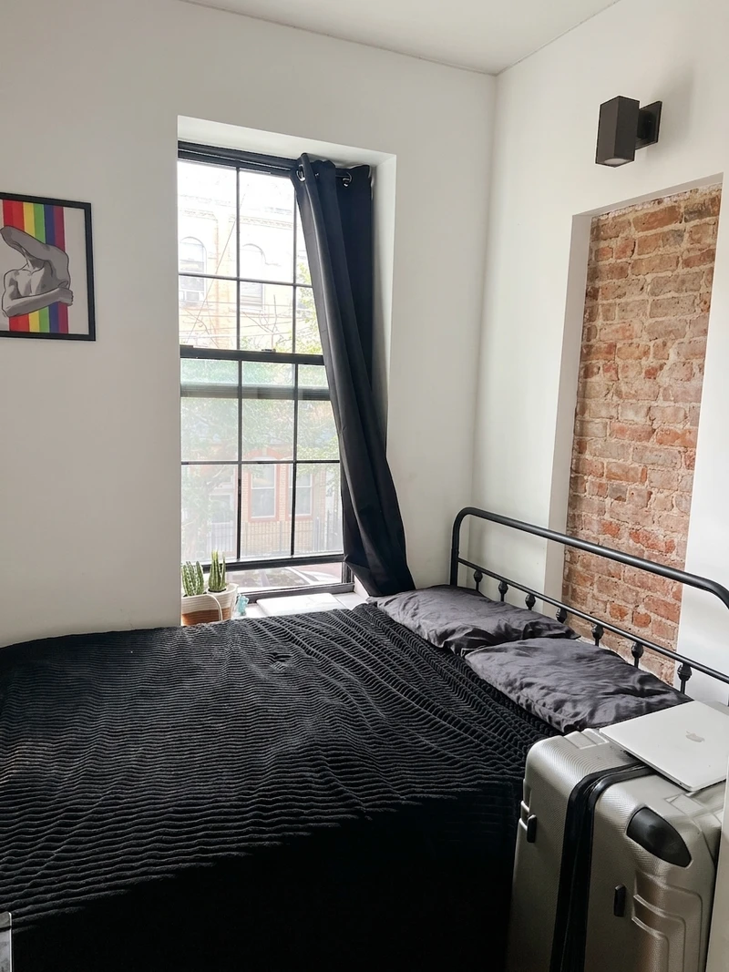 a room in Ridgewood photo 3
