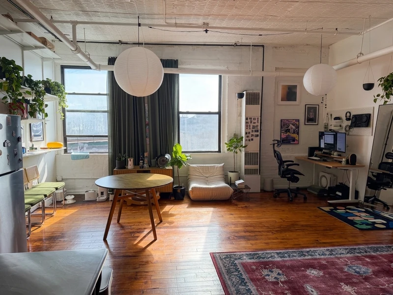 a studio in Bushwick photo 2