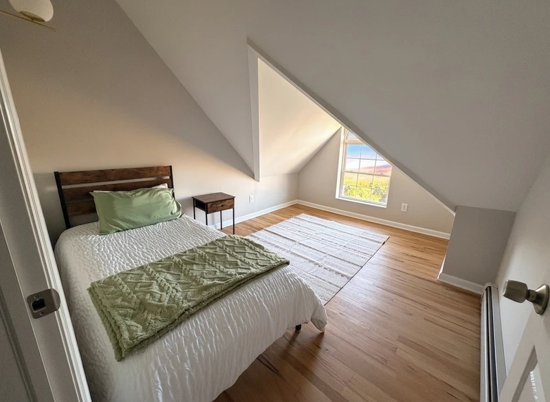 a room in Silver Lake photo 10