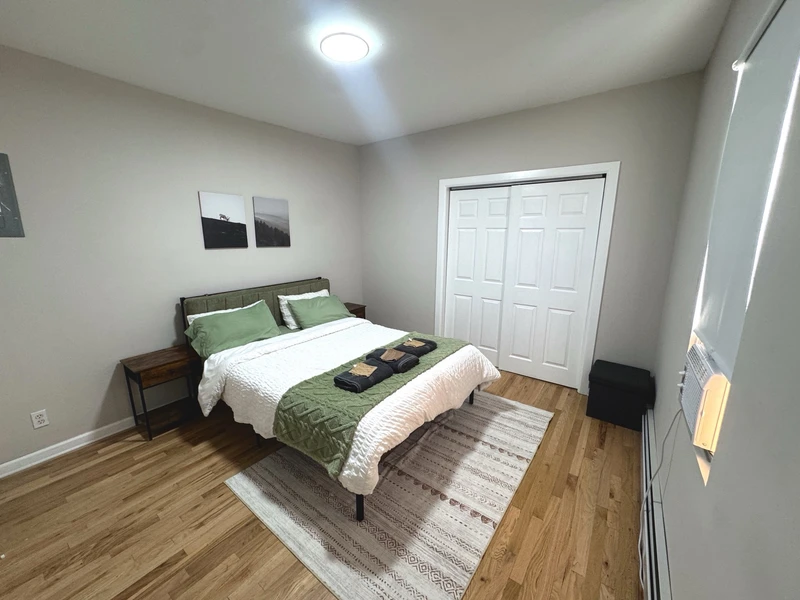 a room in Silver Lake photo 5