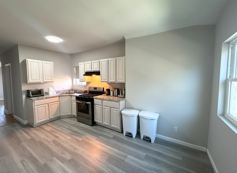 a room in Silver Lake photo 2