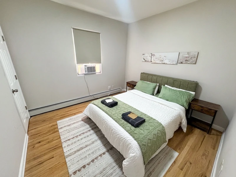 a room in Silver Lake photo 3