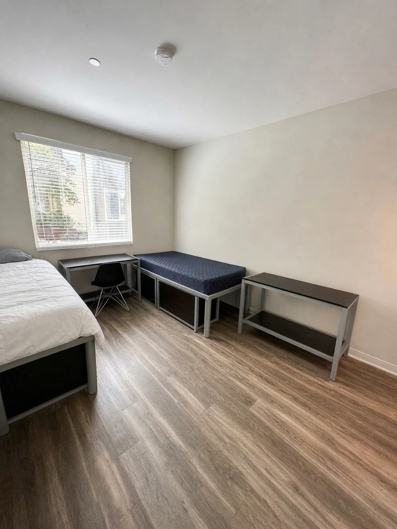private room in South Los Angeles photo 3