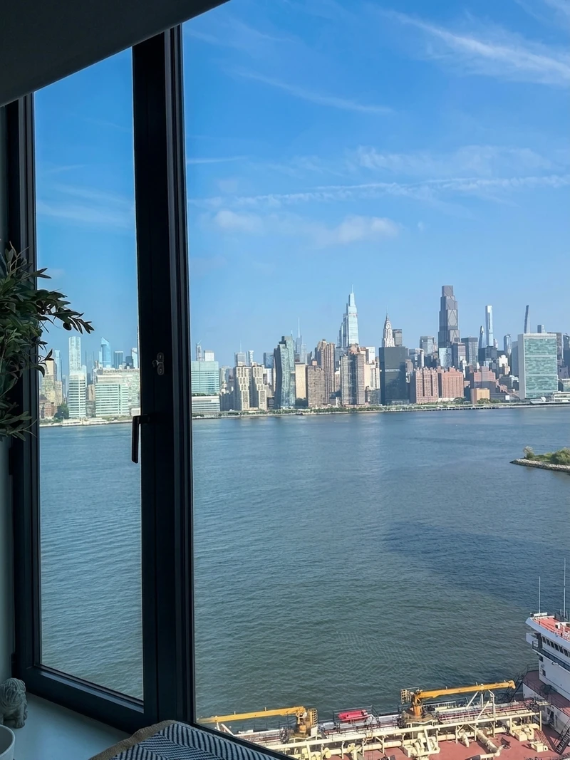 1 bedroom in Greenpoint photo 3