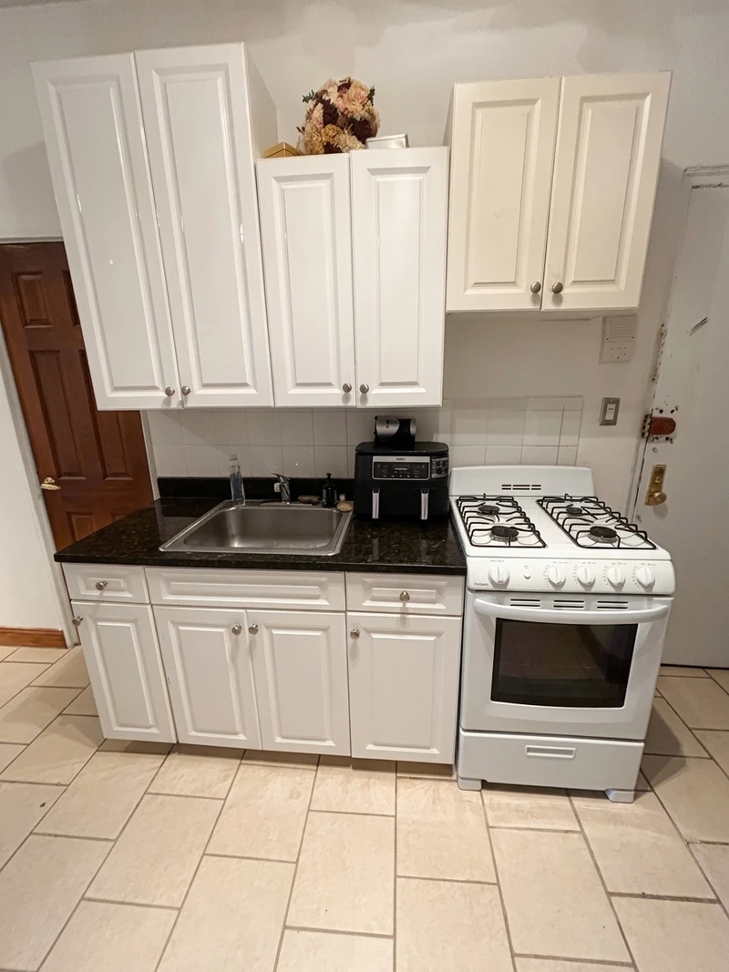 1 bedroom in Chelsea photo 2