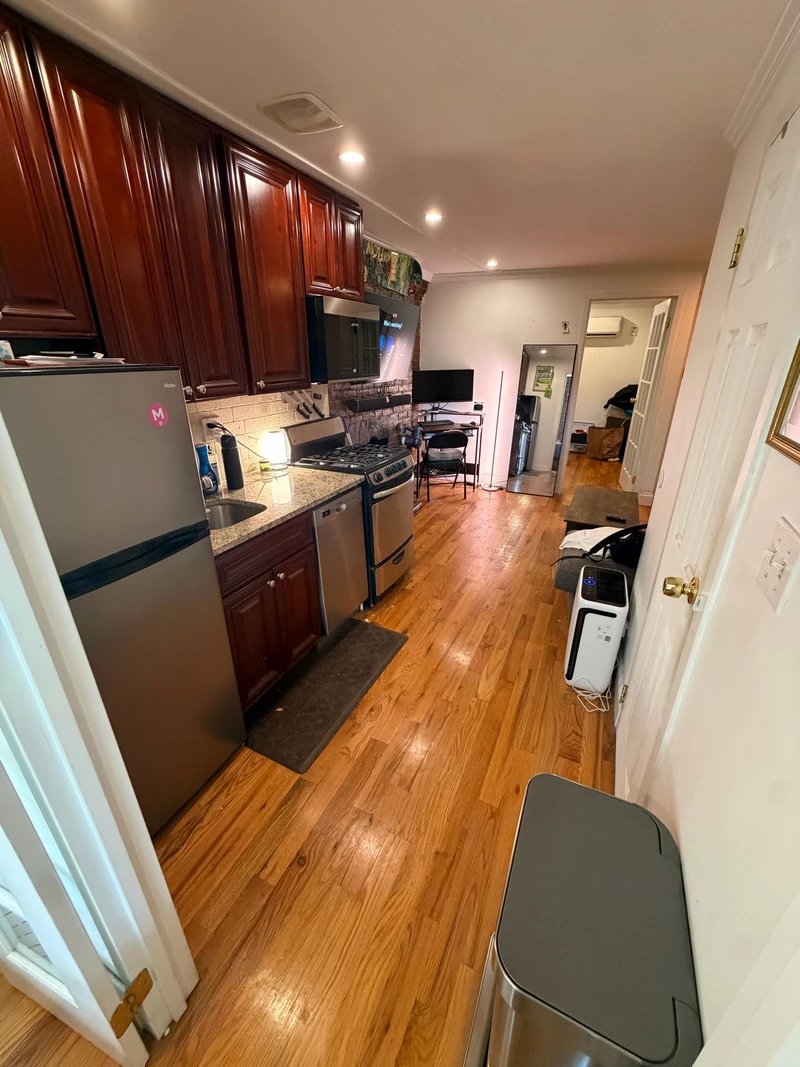 1 bedroom in East Village photo 3