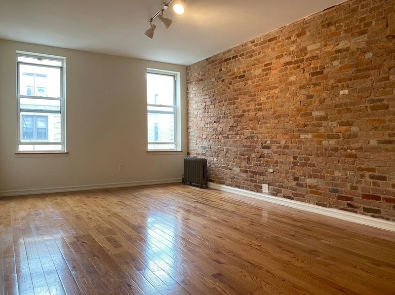1 bedroom in Washington Heights photo 2