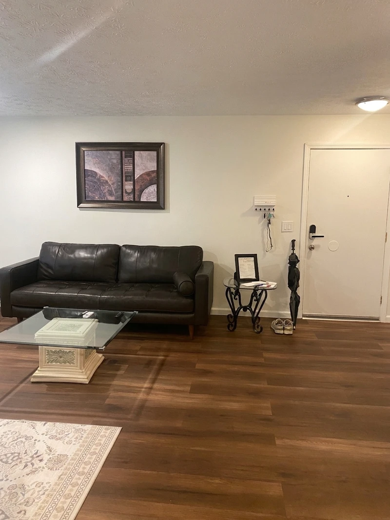 2 bedroom in Mt Auburn photo 3