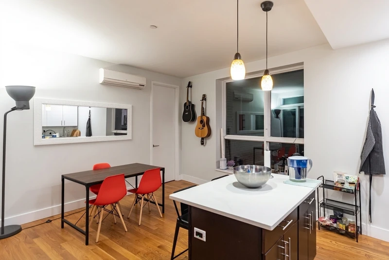 1 bedroom in Williamsburg photo 8