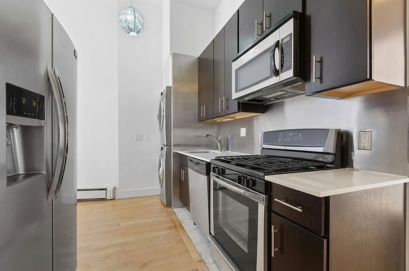 2 bedroom in Hell's Kitchen photo 3